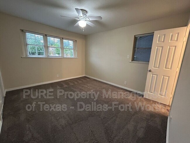 Building Photo - 3428 Statler Dr