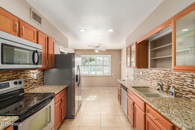 Building Photo - 13827 N Tan Tara Dr