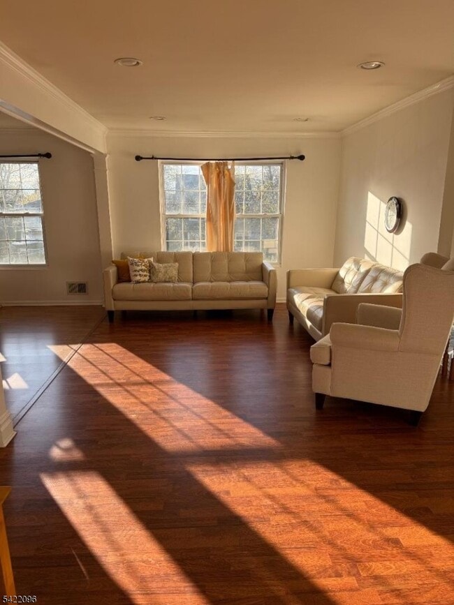 Building Photo - 518 Downer St