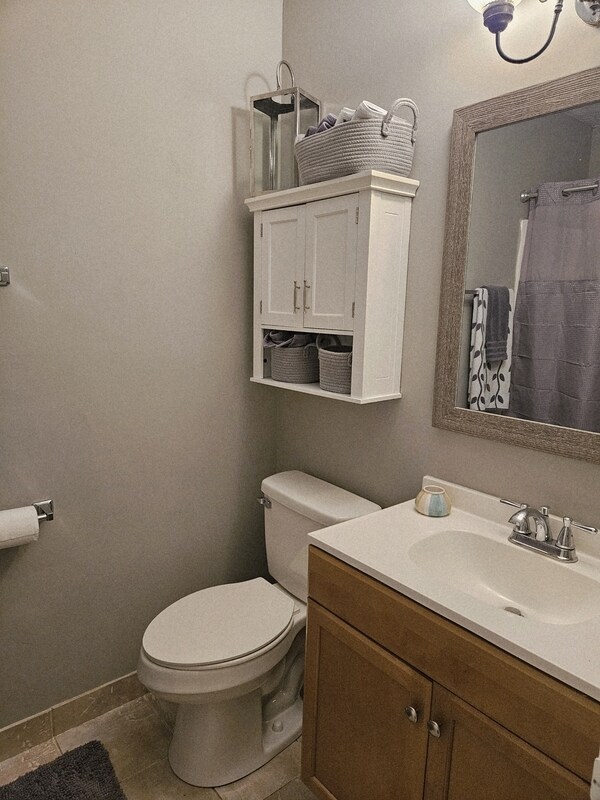 Building Photo - 1330 White Oak Dr