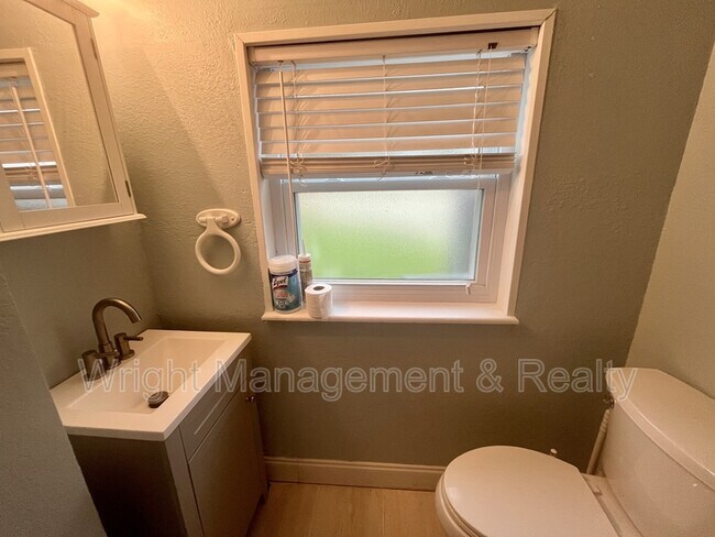 Building Photo - 8330 Waverly Rd N