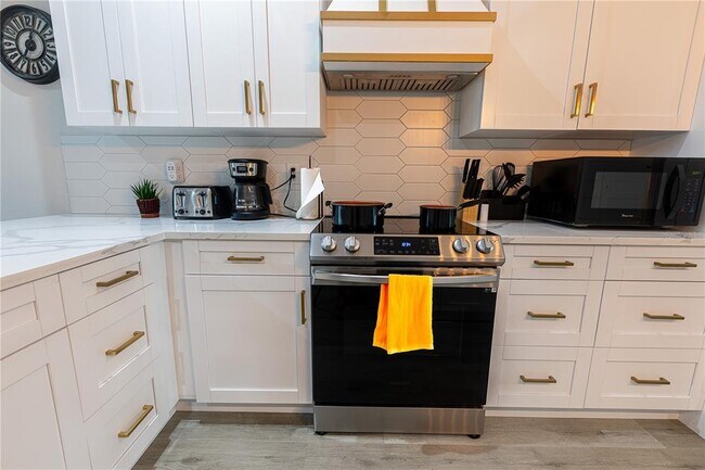 Building Photo - 507 E Paris St