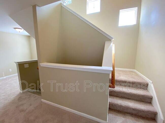 Building Photo - 8968 N Red Maple Cir