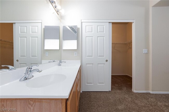 Building Photo - 2598 Highland Cliff Dr