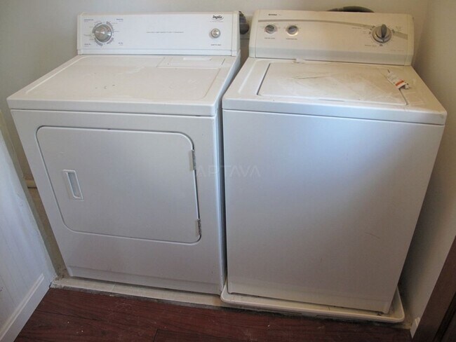 Building Photo - 31 Holyoke Rd