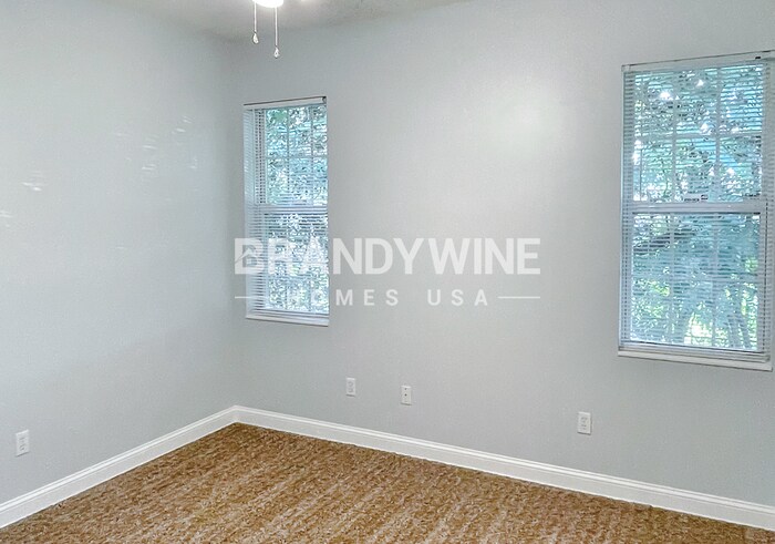 Building Photo - 6847 Rivercrest Dr