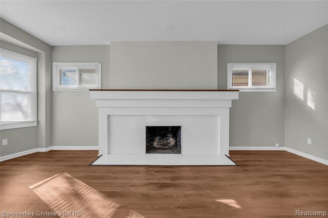 Building Photo - 2508 Clairmount Ave