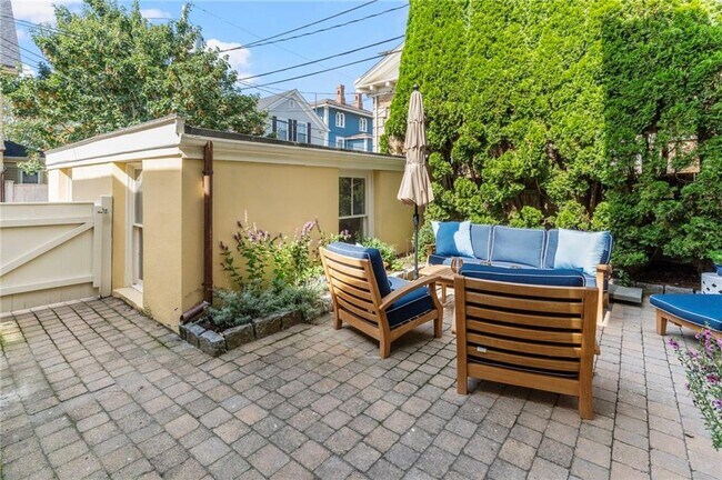 Building Photo - 46 Corne St