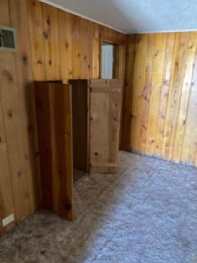 Building Photo - $900 - 2 Bedroom 1 Bath Duplex - Close to South Dakota School of Mines!