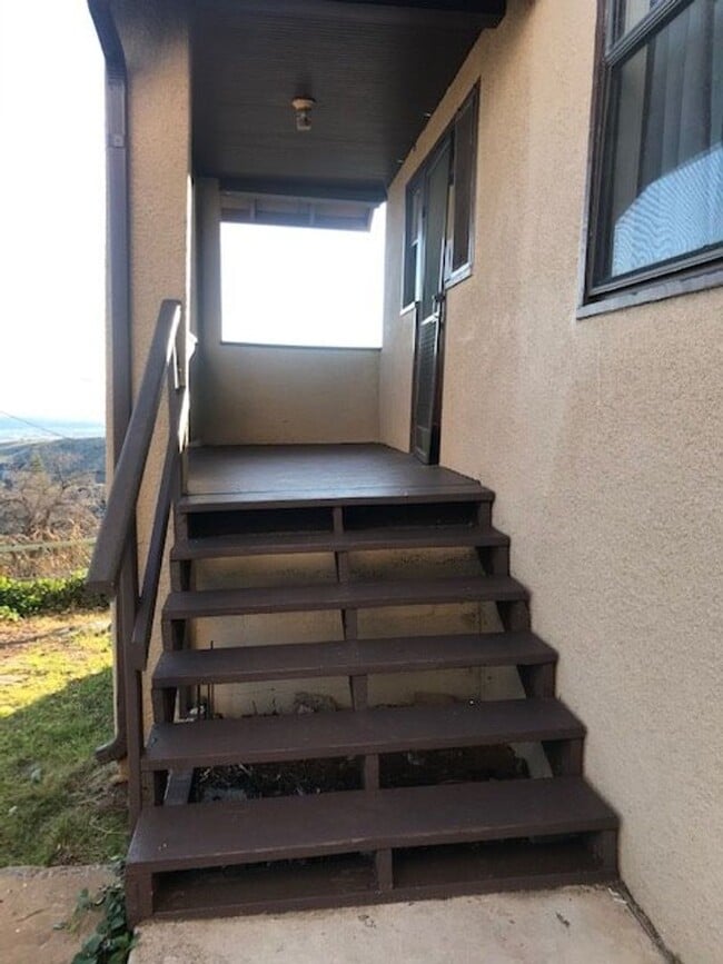 Building Photo - Adorable Jerome Home!! 2 Bedroom 1 Bath Contact Property Pros Property Management