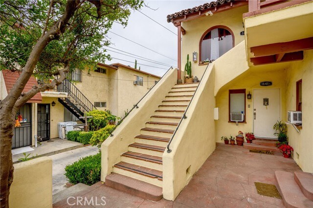 Building Photo - 1643 S Catalina St