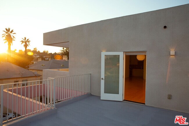Building Photo - 4826 Franklin Ave