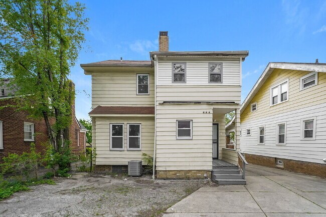 Building Photo - 4441 E 131st St