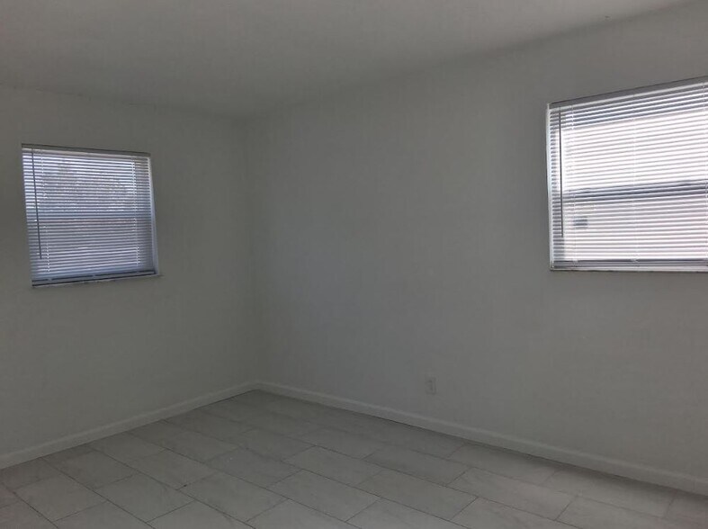 Building Photo - 432 Auburn Dr