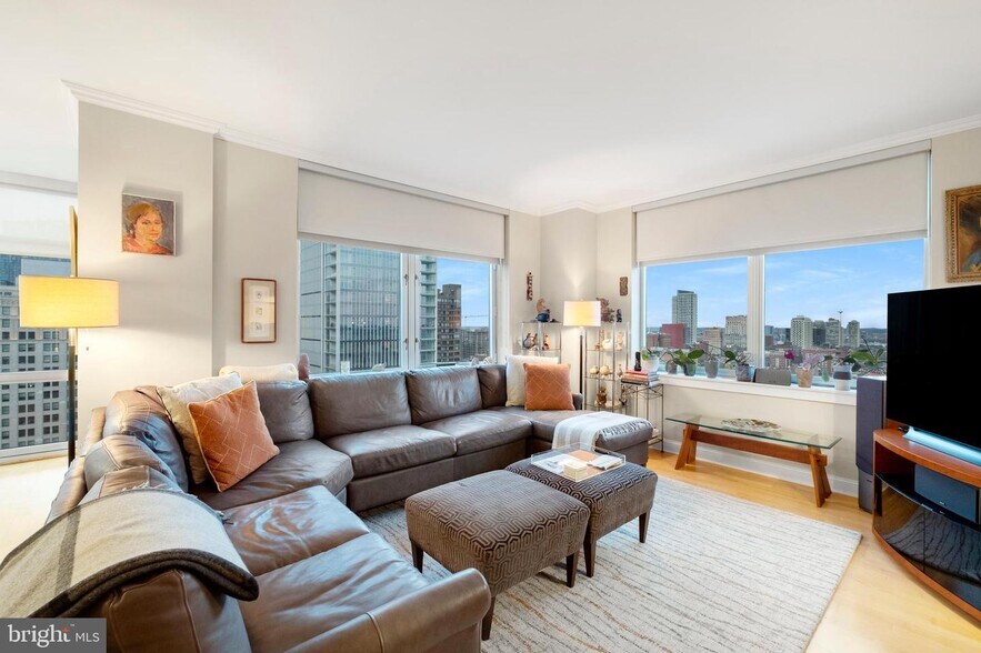 Building Photo - 440 S Broad St