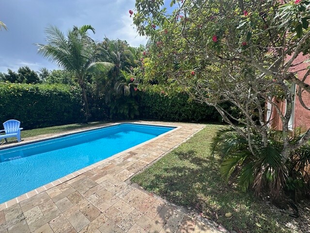 Primary Photo - 6740 SW 52nd St
