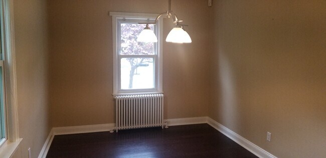 Building Photo - 1519 Pine Knoll Ln