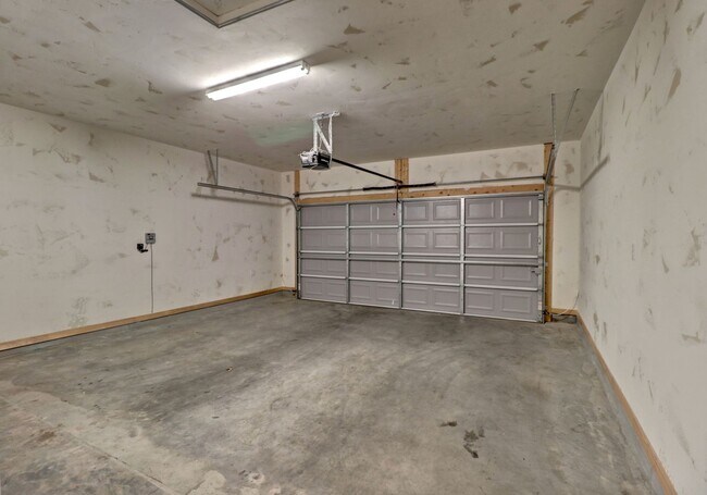 Building Photo - 4979 Bosworth Rd