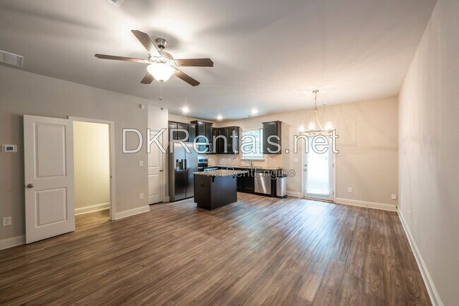 Building Photo - 6220 Trickle Bnd