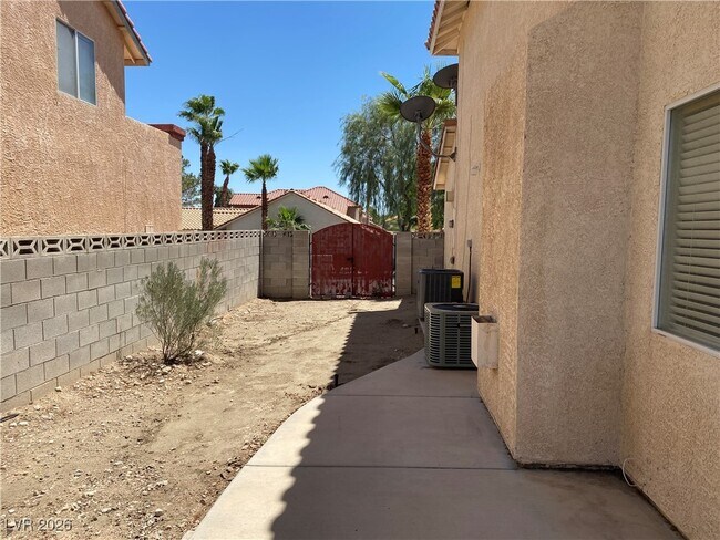 Building Photo - 8732 Point Kristi Cir