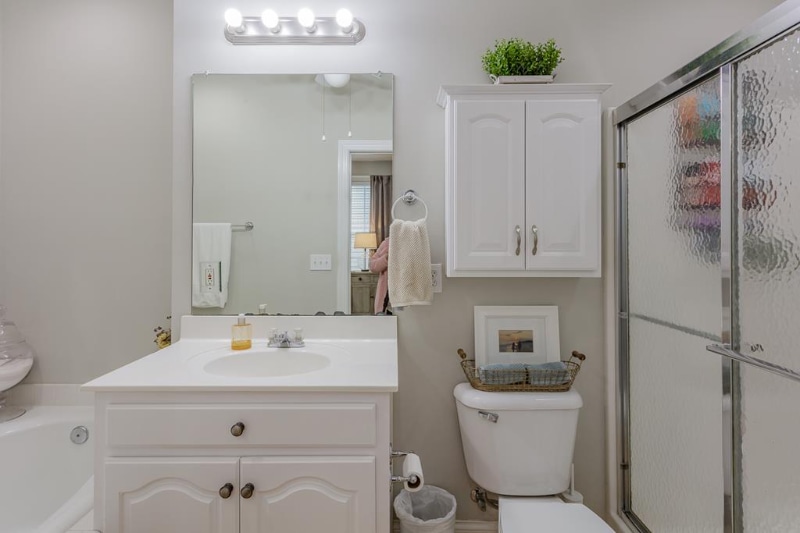 Building Photo - 1955 Oxford Ct