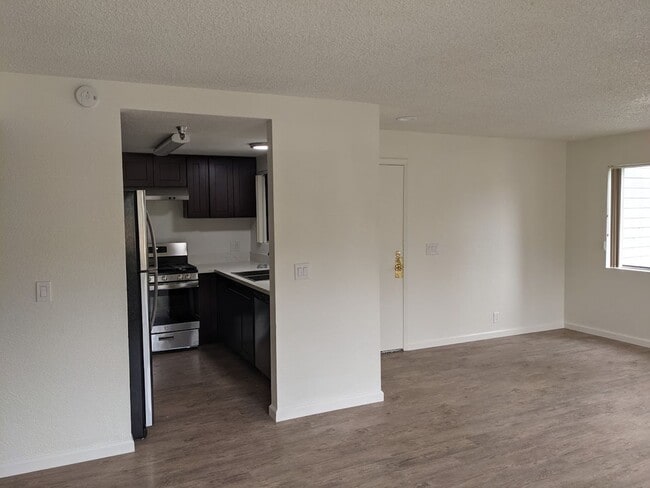 Building Photo - 55 Stenner St