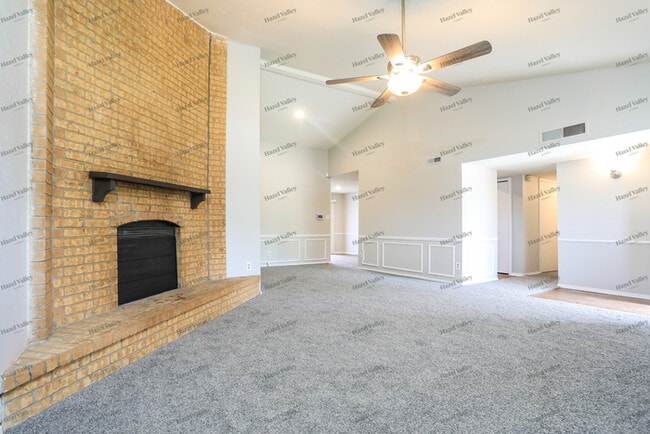 Building Photo - 474 Rainier St