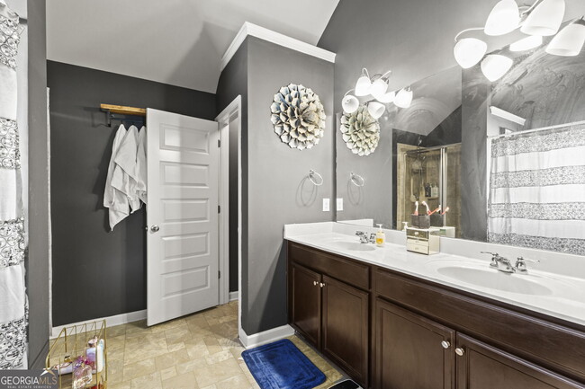 Building Photo - 6870 Diamond Dr
