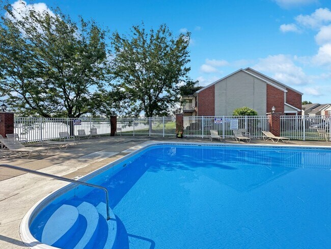 Building Photo - Luxe 1-Bedroom Haven: Serene Lakeside Livi...