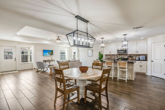 Building Photo - 3230 Creek Side Dr