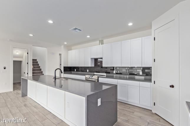 Building Photo - 5 br, 3 bath House - 431 R S Central Avenue
