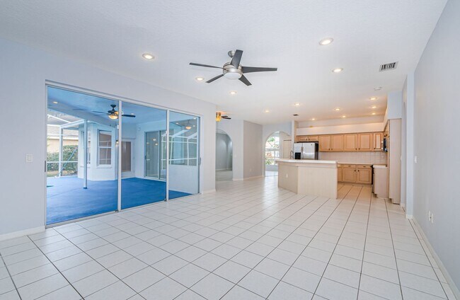 Building Photo - Pool Home in Trinity!