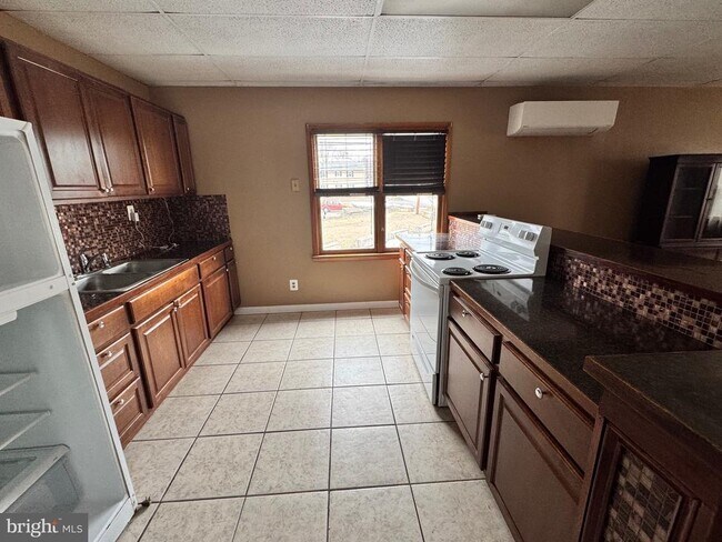 Building Photo - 25 E Bridge St