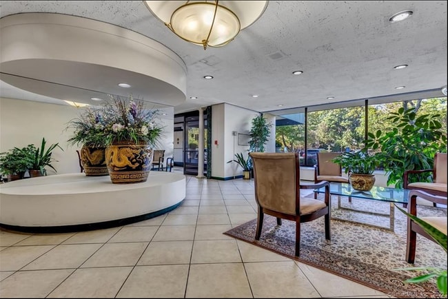 Building Photo - 2625 Park Ave