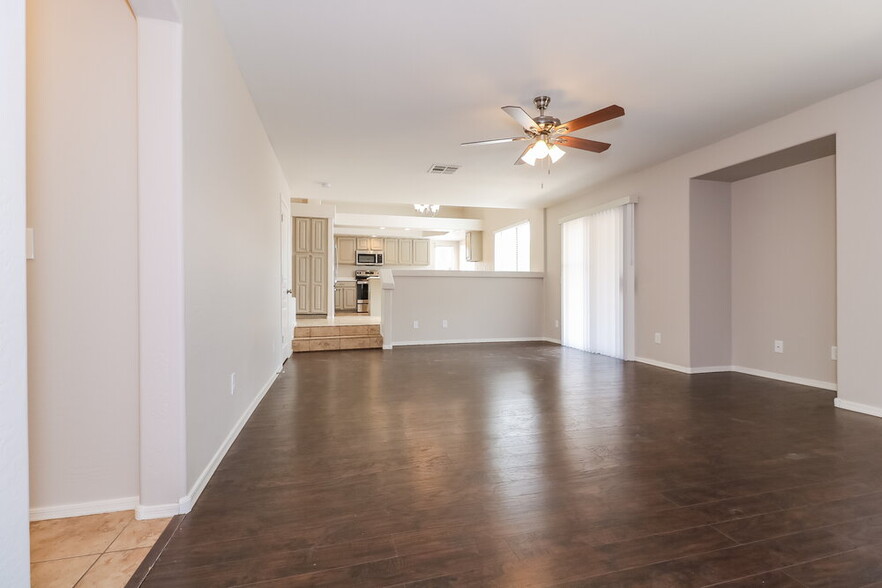 Building Photo - 5003 W Pedro Ln