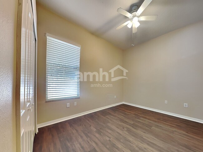 Building Photo - 4004 Water Park Ct