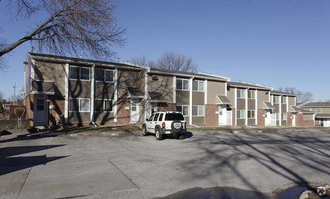 Building Photo - Crestview Village Apartments