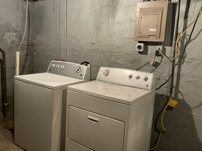 Building Photo - 1926 Eby Ave