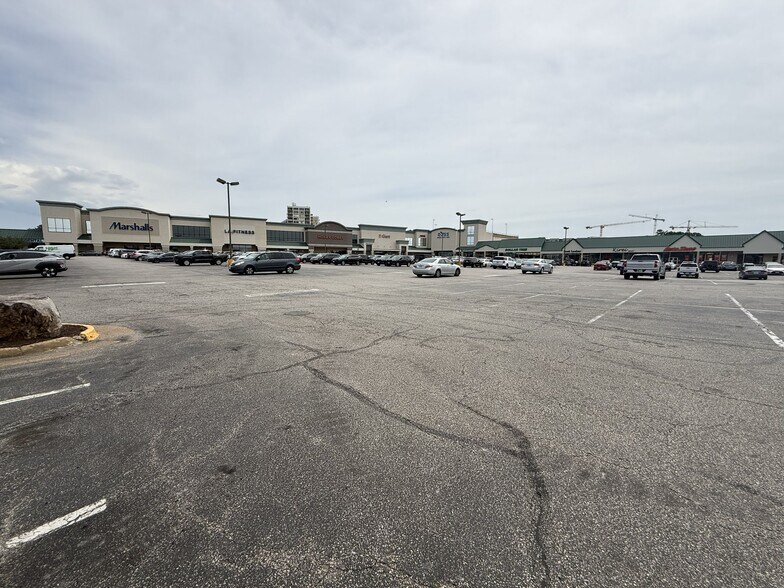 Building Photo - 5909 Mayflower Ct