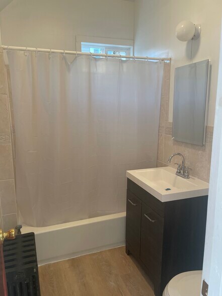 Bathroom - 150 Glenway St