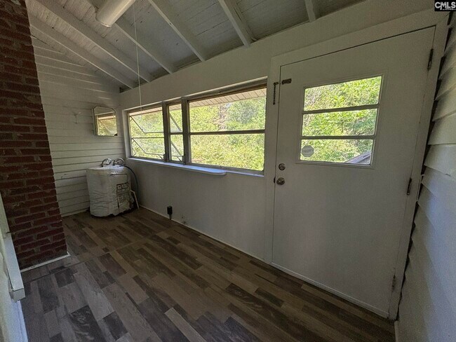 Building Photo - 161 Columbia Ave