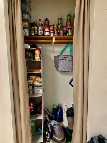 Building Photo - 636 State St