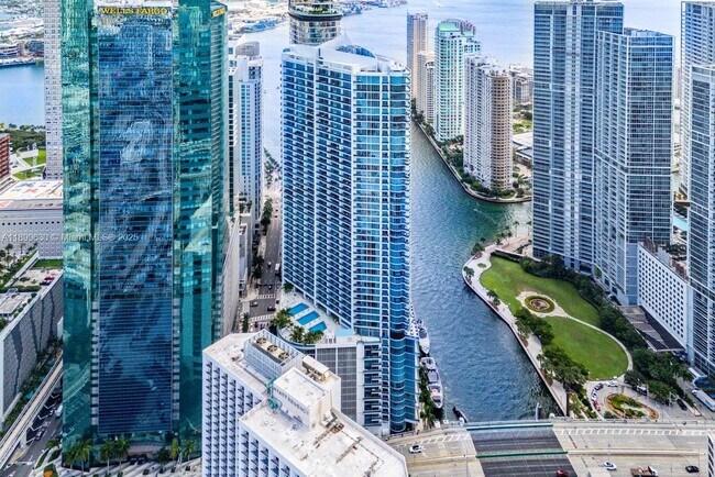 Building Photo - 200 Biscayne Blvd Way