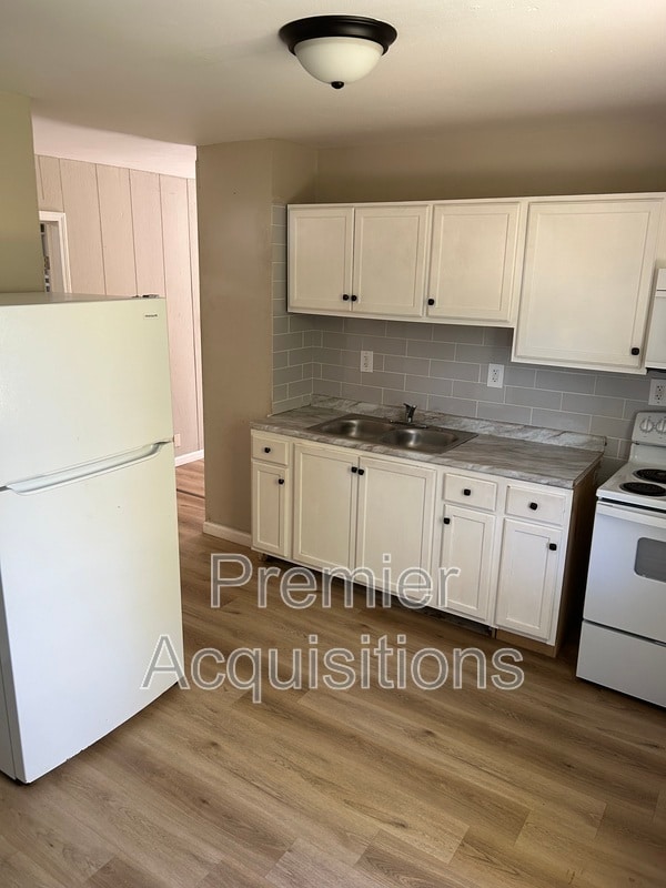 Building Photo - 3216 Franor St