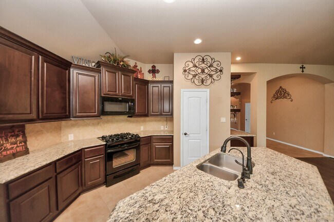Building Photo - 4614 S Creekmont Dr