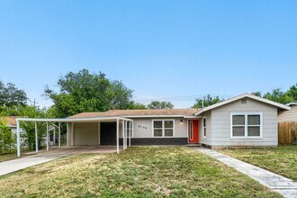 Building Photo - 8106 Windlake Dr