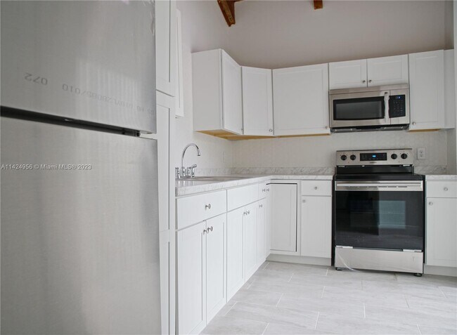 Building Photo - 8311 SW 157th Ave