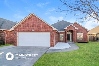 Building Photo - 721 Oak Creek Dr