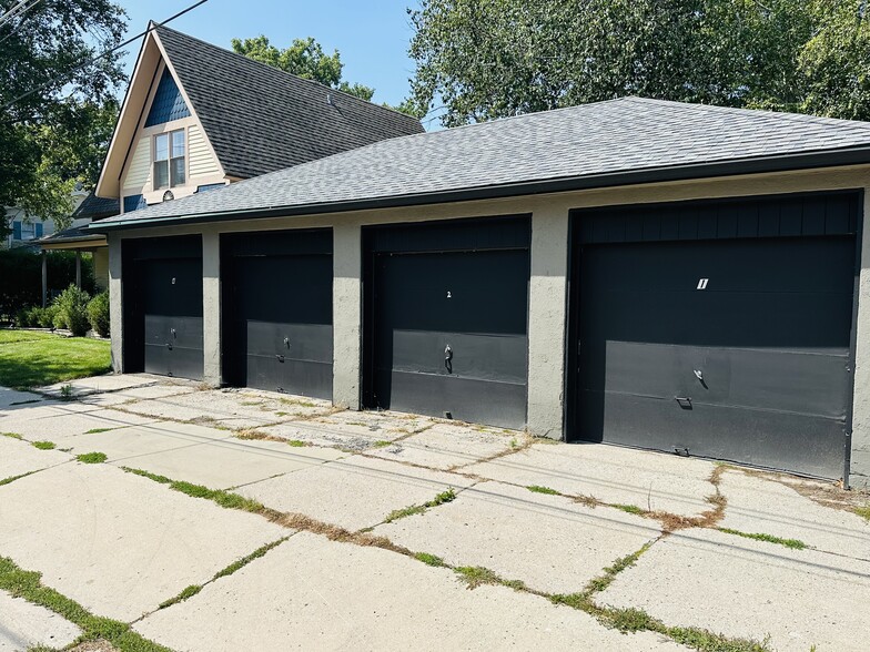 One car garage with remote. - N49W5593 Portland Rd