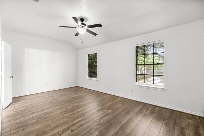 Building Photo - 302 Sentry Maple Pl